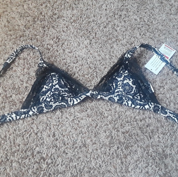 Lace triangle bikini top - Picture 1 of 3